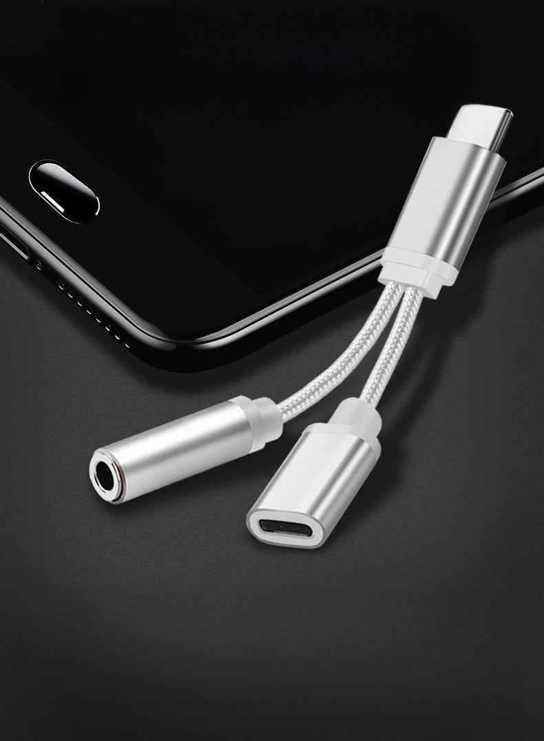 محول سماعة رأس وشاحن 2 في 1 من النوع C إلى 3.5 مم، مقبس صوت من النوع C إلى Aux مع سلك كابل دونجل شحن سريع PD 120 وات متوافق، فضي - Image 2