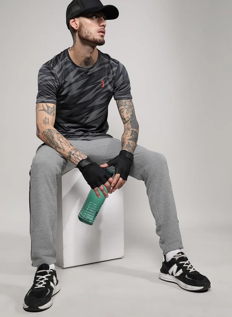 Campus Sutra Men's Dark Grey Strokes Activewear T-Shirt