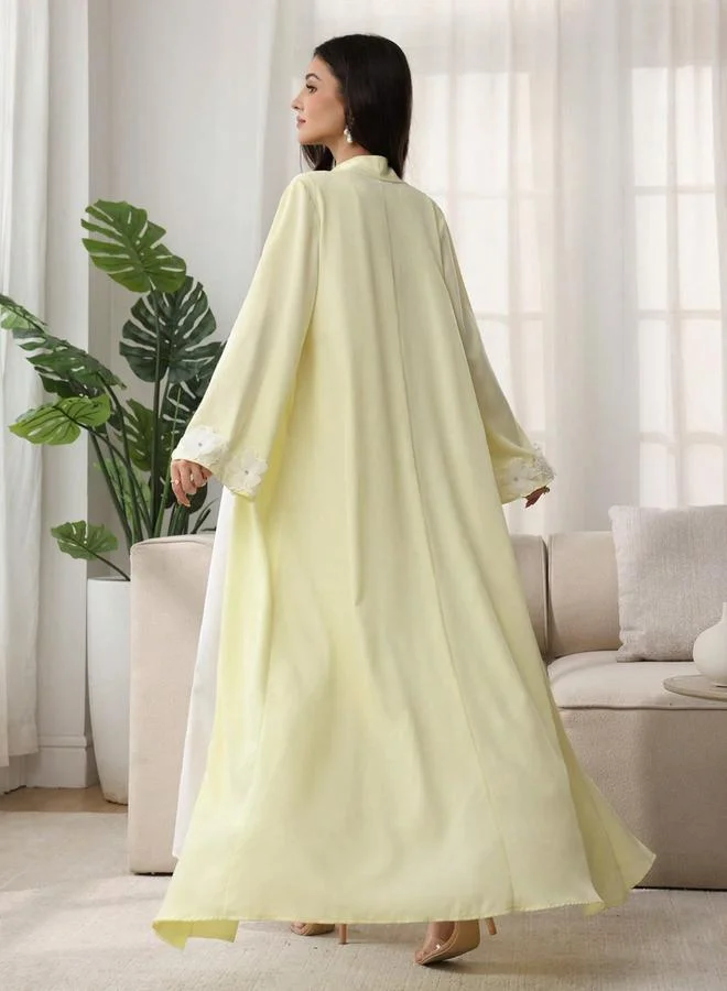 تايك تو عباية بتفاصيل رقع الزهور