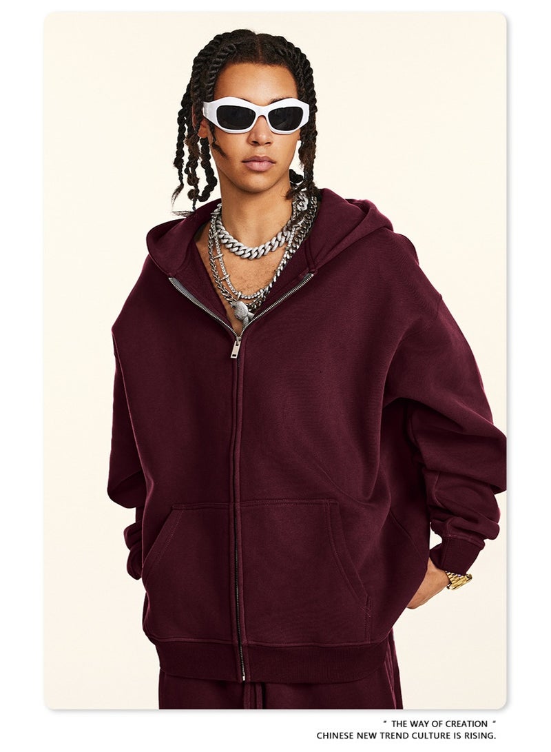 بى طقم عنابي من قطعتين: سويت شيرت بغطاء رأس بلون واحد مبطن بالصوف، كارديجان فضفاض، وبنطال رياضي - Image 2