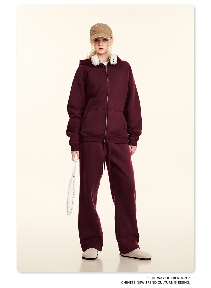 بى طقم عنابي من قطعتين: سويت شيرت بغطاء رأس بلون واحد مبطن بالصوف، كارديجان فضفاض، وبنطال رياضي - Image 5