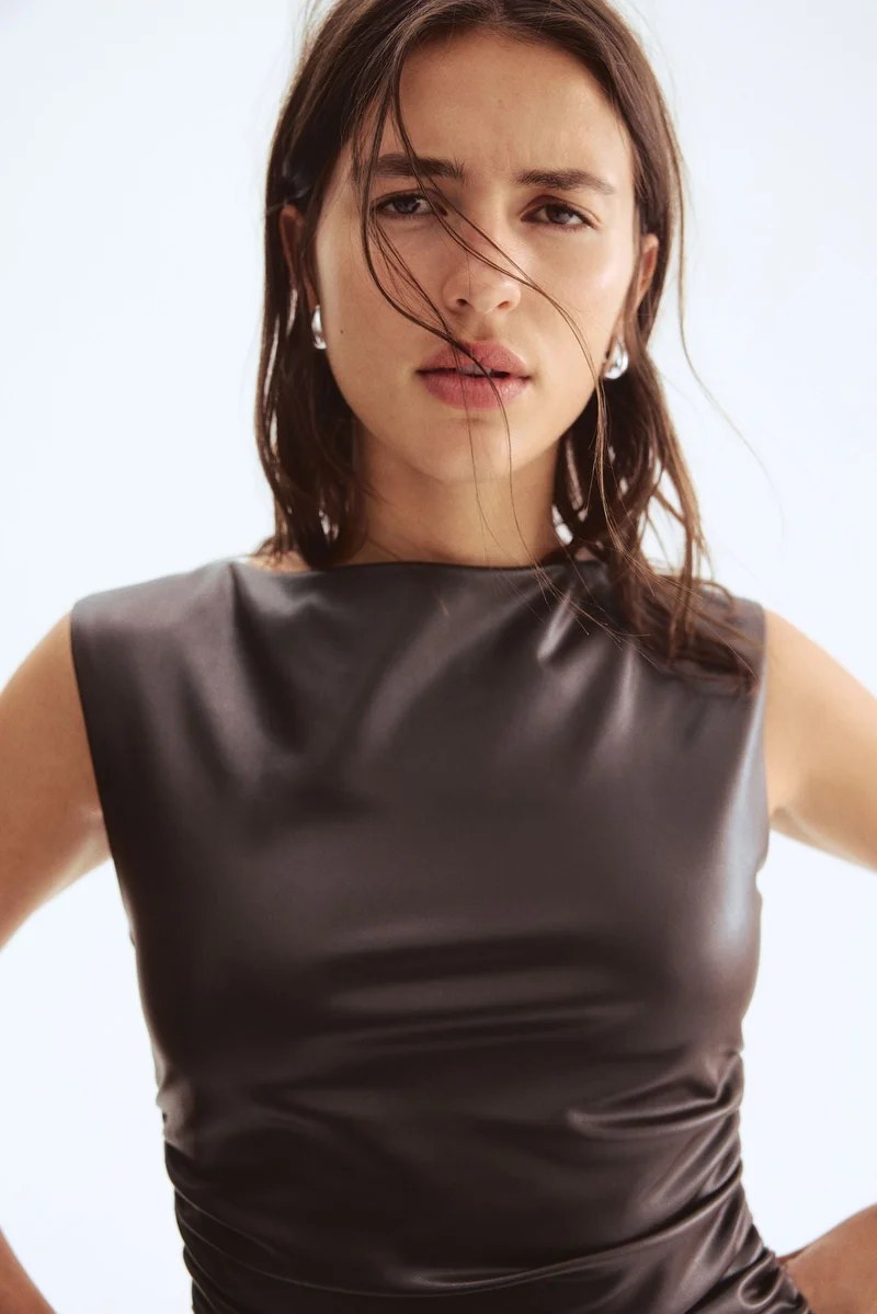 اتش اند ام فستان من نسيج مطلي