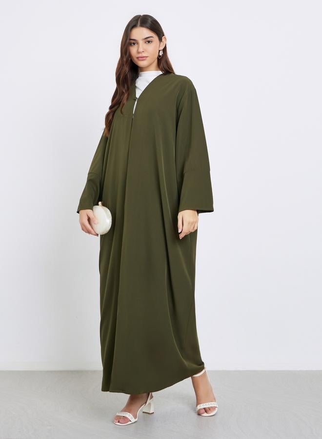 ستايلي عباية ستايلي بنقشة بارزة وإغلاق بحلقة أزرار - Image 1