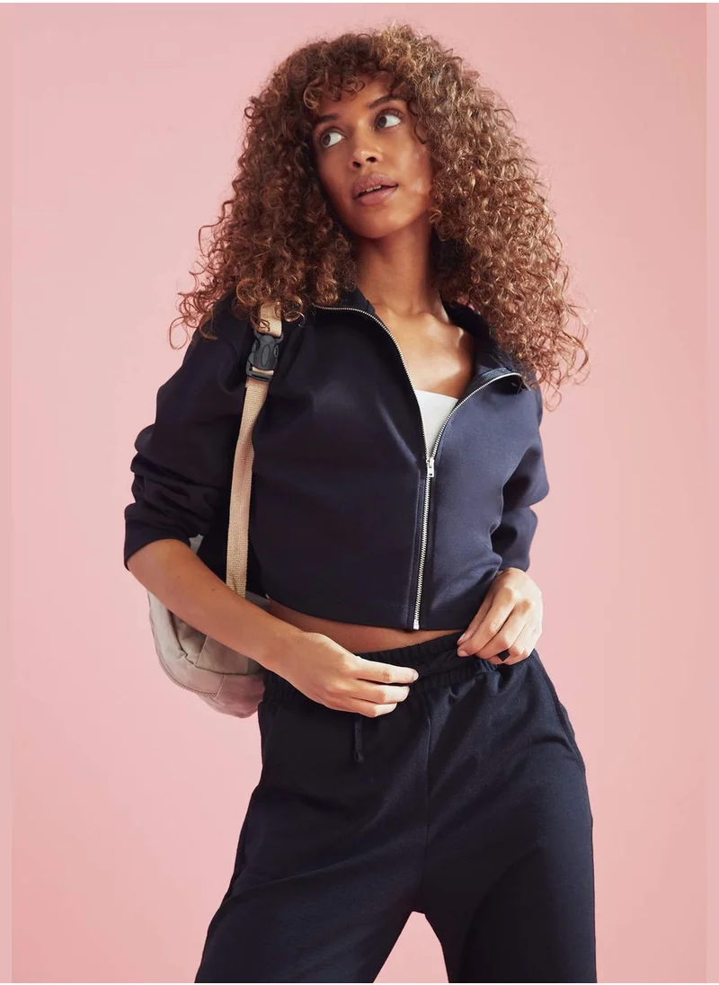 ديفاكتو Turtleneck Zippered Crop Cardigan