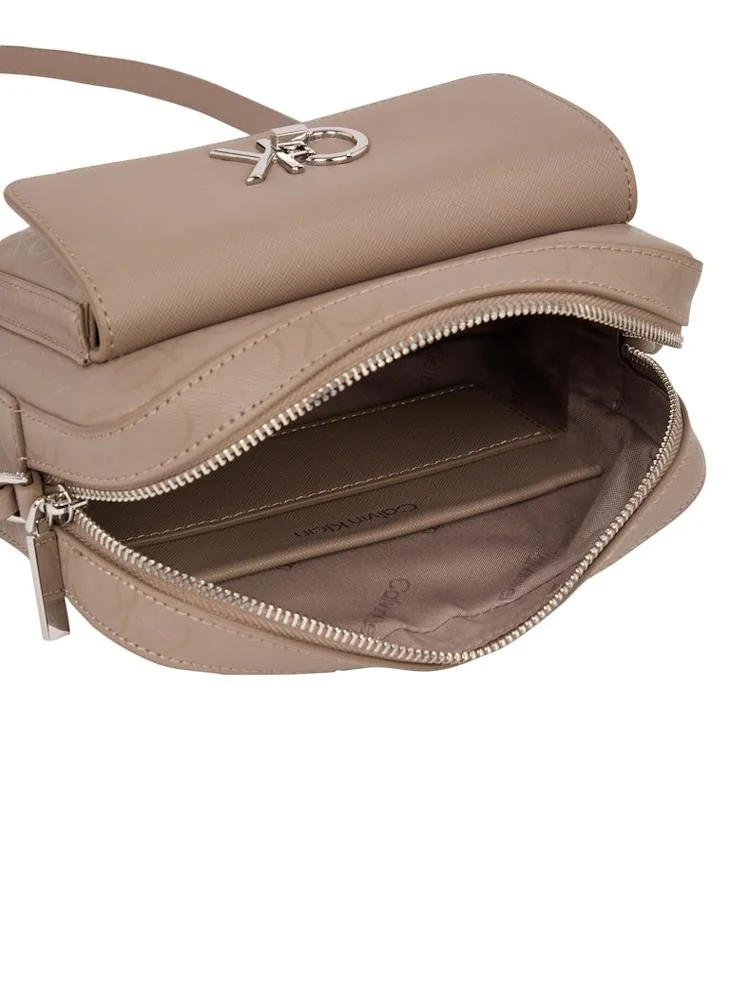 كالفن كلاين Narrow Strap Crossbody