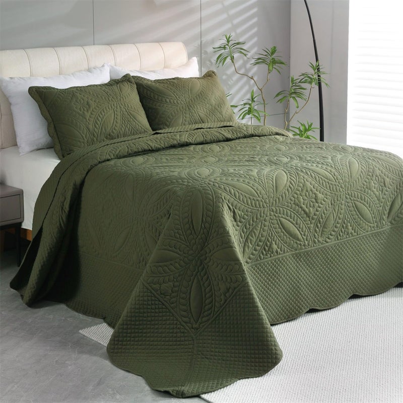 Cmfshape Oversize King Bedspread 128"x120",3 Piece California King Quilt,Lightweight Olive Green Quilt Set for All Season,Modern Coin Pattern Bedding Set - Image 1