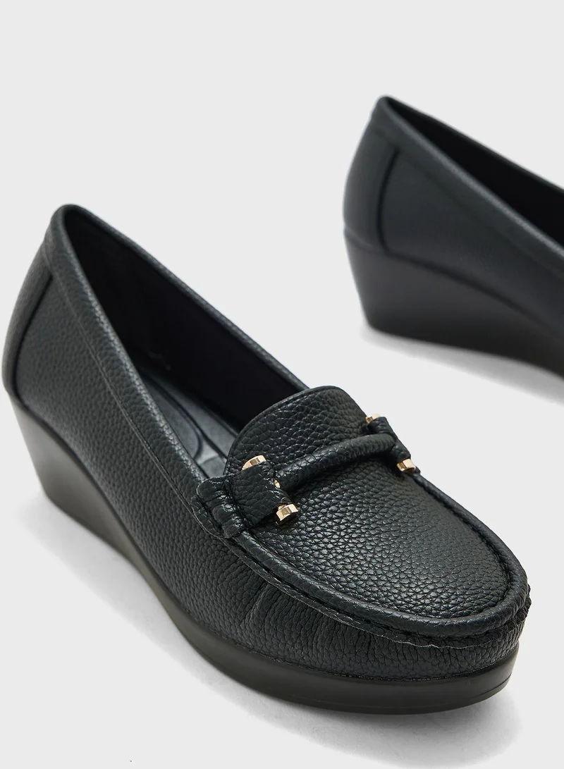 Le Confort Round Shape Flat Moccasins