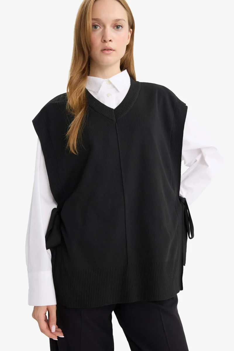 ديفاكتو V-Neck Knitwear Vest