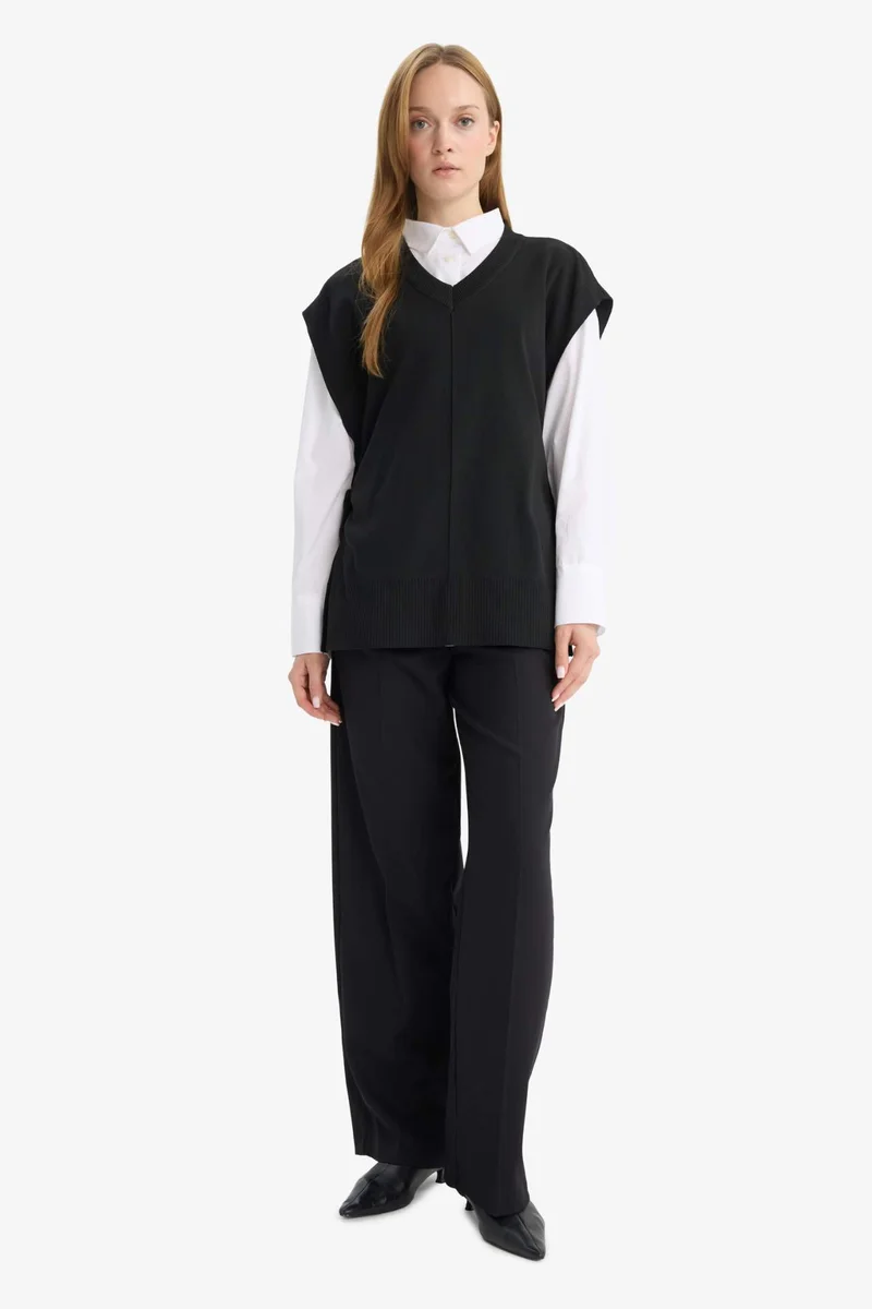 ديفاكتو V-Neck Knitwear Vest
