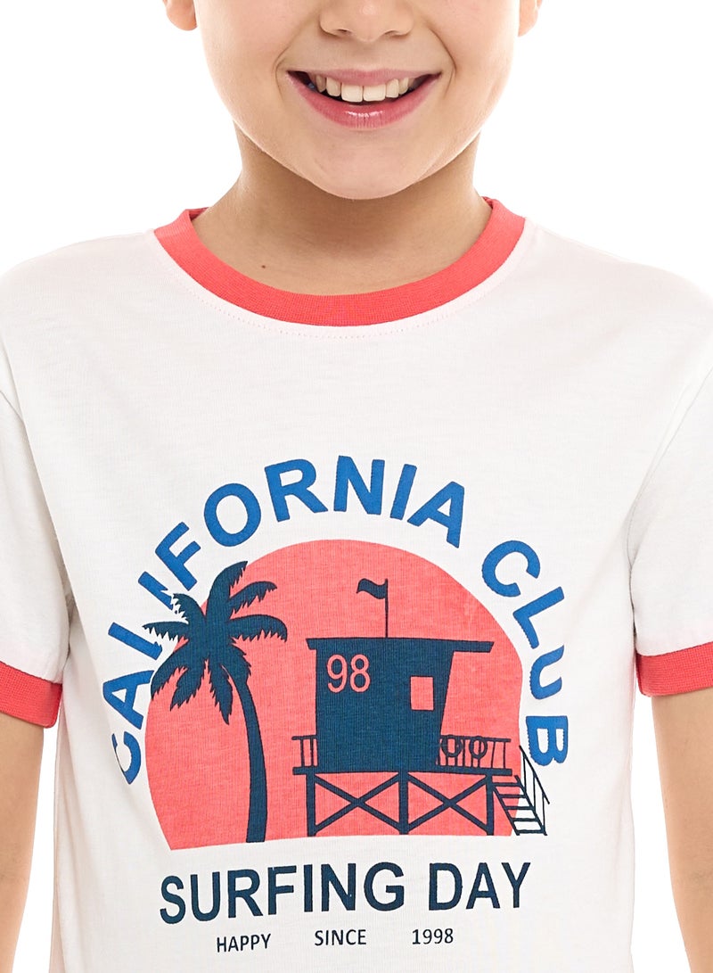 فكتور اند جين طقم فيكتور وجين جونيور للأولاد مكون من قطعتين مع تيشيرت متطابق وشورت مطبوع عليه شعار مع خصر مطاطي - Image 3