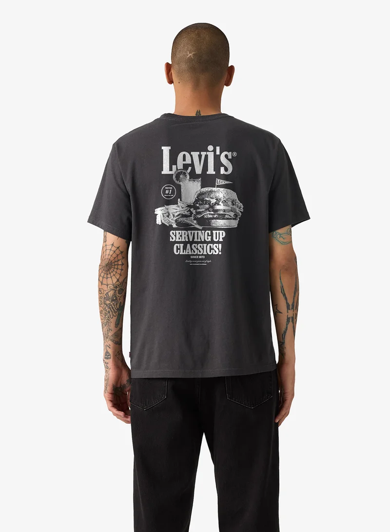 ليفايز تي شيرت بياقة دائرية بقصة مريحة