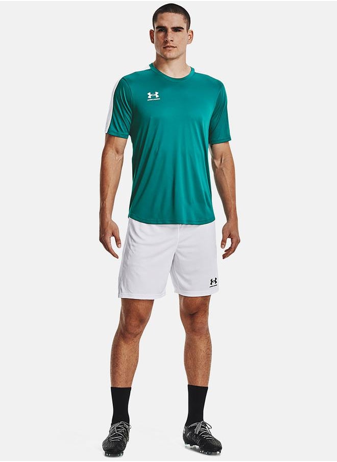 UNDER ARMOUR - Challenger Core Short - Image 1
