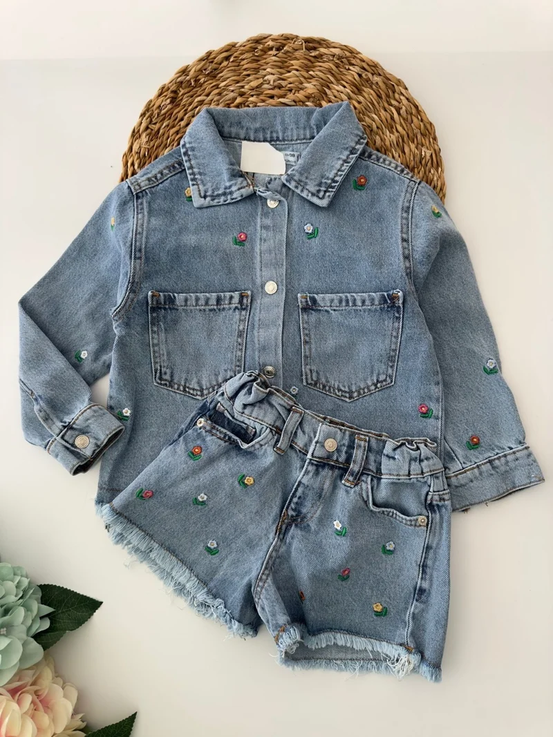 مينيمن جيجيليري My Little Ones Little Flower Embroidered Jacket and Shorts 2-Piece Denim Set - Light Blue