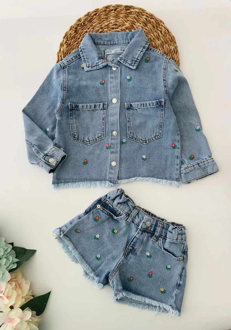 مينيمن جيجيليري My Little Ones Little Flower Embroidered Jacket and Shorts 2-Piece Denim Set - Light Blue