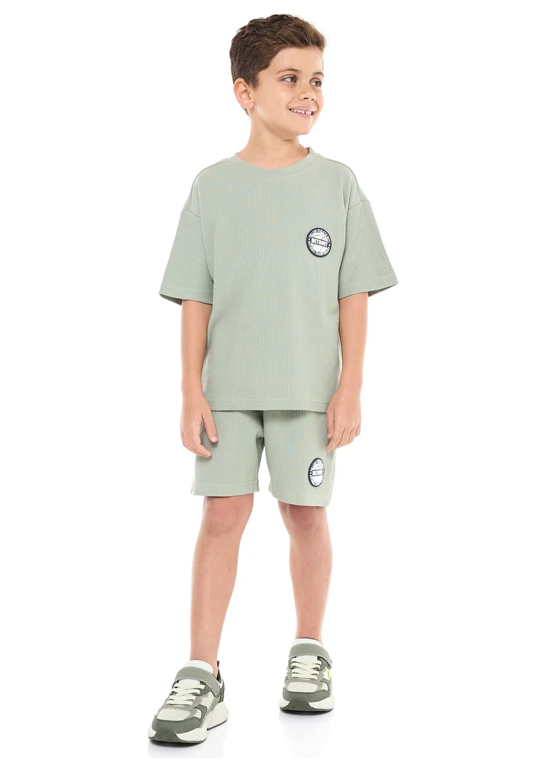 victor and jane Oversized - Boys' Jacquard 2-Piece Set - T-Shirt with Badge Detail and matching Shorts with Pockets