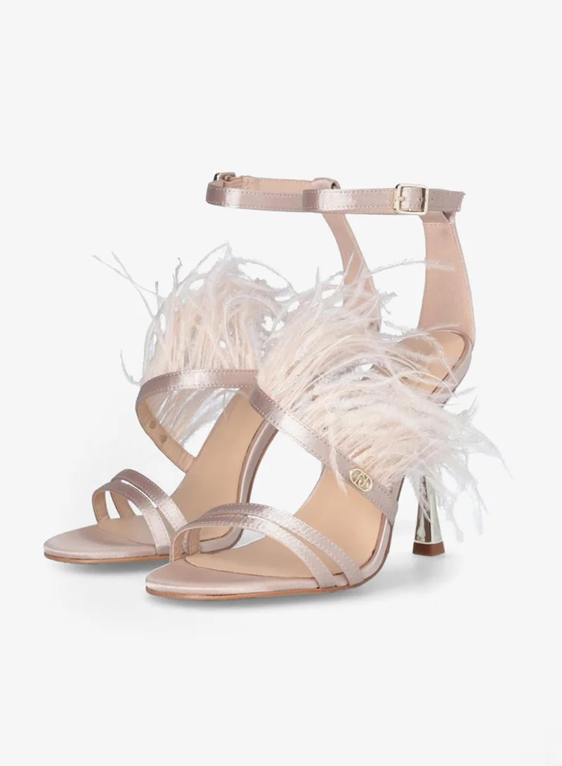 ليو جو صنادل أنيقة بالريش