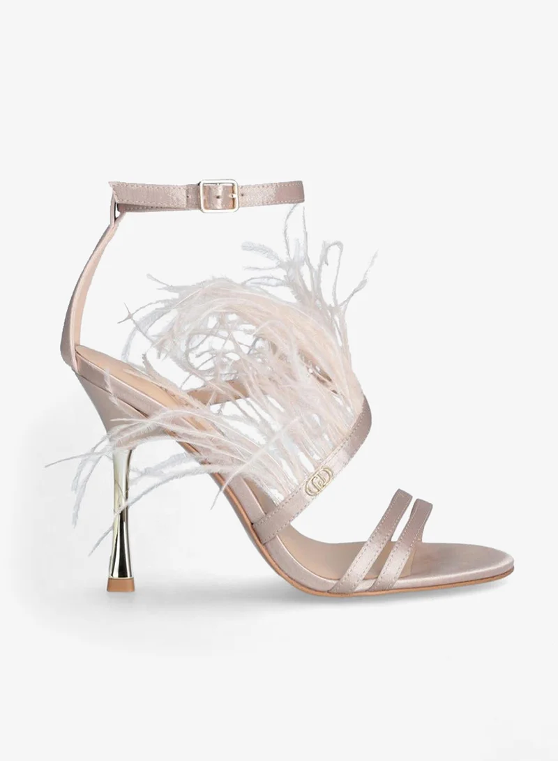 ليو جو صنادل أنيقة بالريش