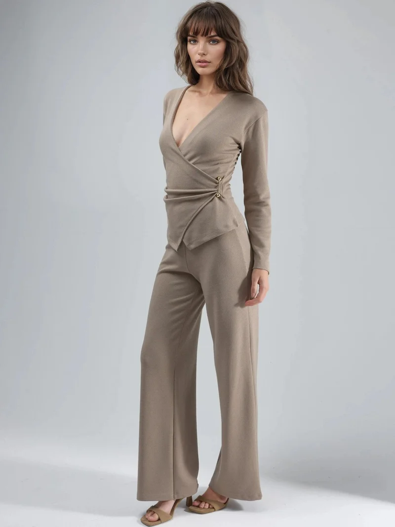 بوسيم Accessory Detail V-Neck Long Sleeve Wrap Blouse