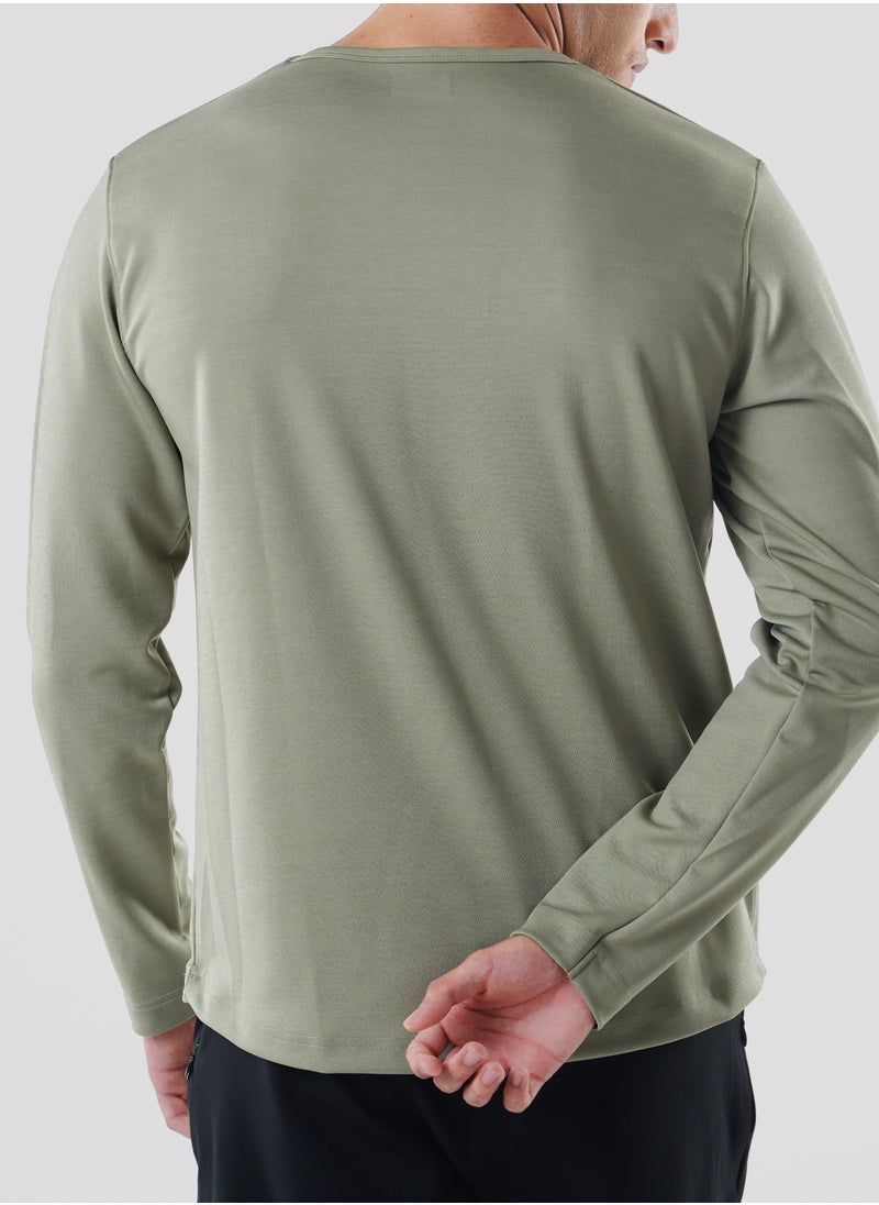 GENRLS Men's Classic Curve Hem T-shirt Green  - Image 5