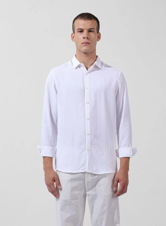 The Indian Garage Co Men Regular Fit Textured Cutaway Collar Full Sleeves Shirt