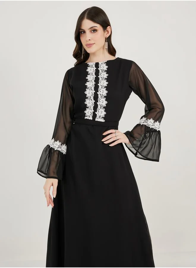 مكسيم كريشن Flower Lace Insert Bell Sleeve Maxi Dress