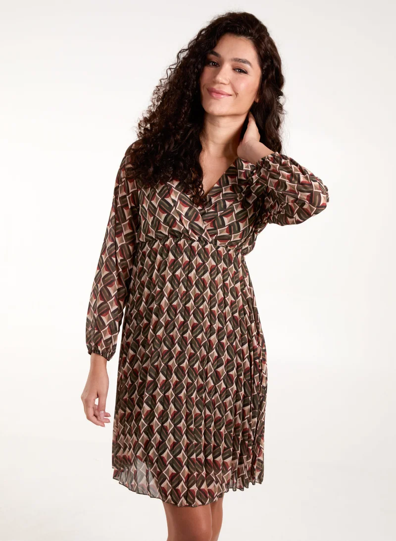بلو فانيلا Geometric Print Wrap Front Pleated Dress