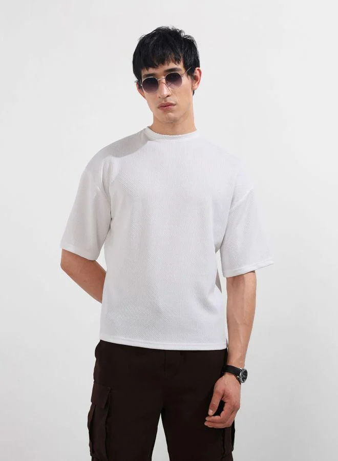 شركة المرآب الهندية Men Boxy Fit Textured Crew Neck Half Sleeves T-Shirt