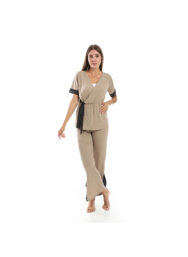 Caesar Women's two-piece pajamas with a belt at the waist - Image 1