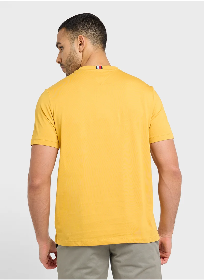 تومي هيلفيغر Global Striped Crew Neck T-Shirt