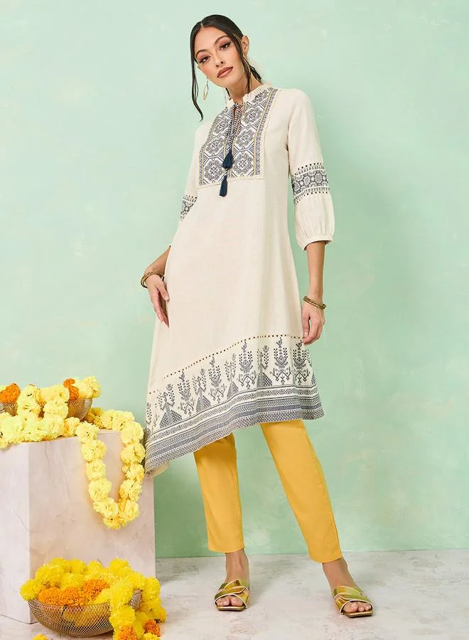 ستايلي Asymmetric Hem Cotton Embroidered Kurta
