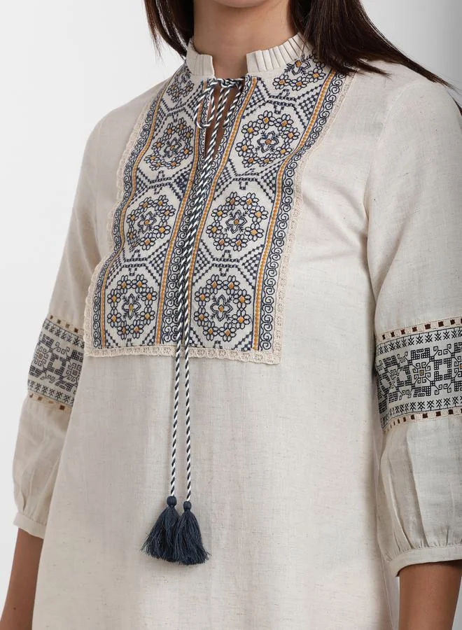 ستايلي Asymmetric Hem Cotton Embroidered Kurta