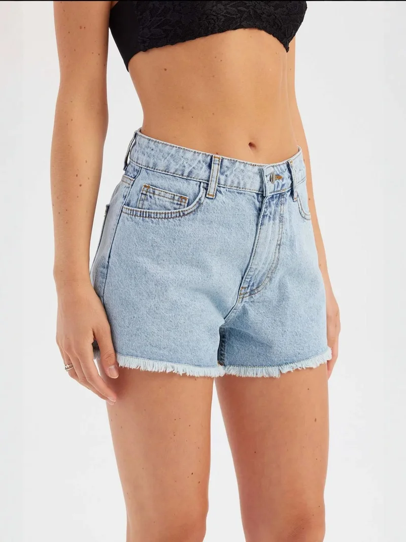 زوبعة شورت جينز عالي الخصر سادة