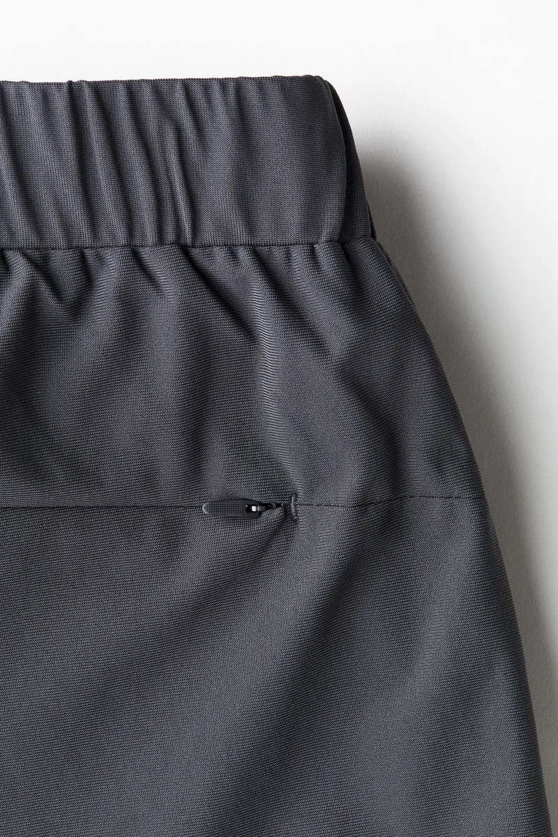 اتش اند ام بنطلون رياضي بقصّة عادية