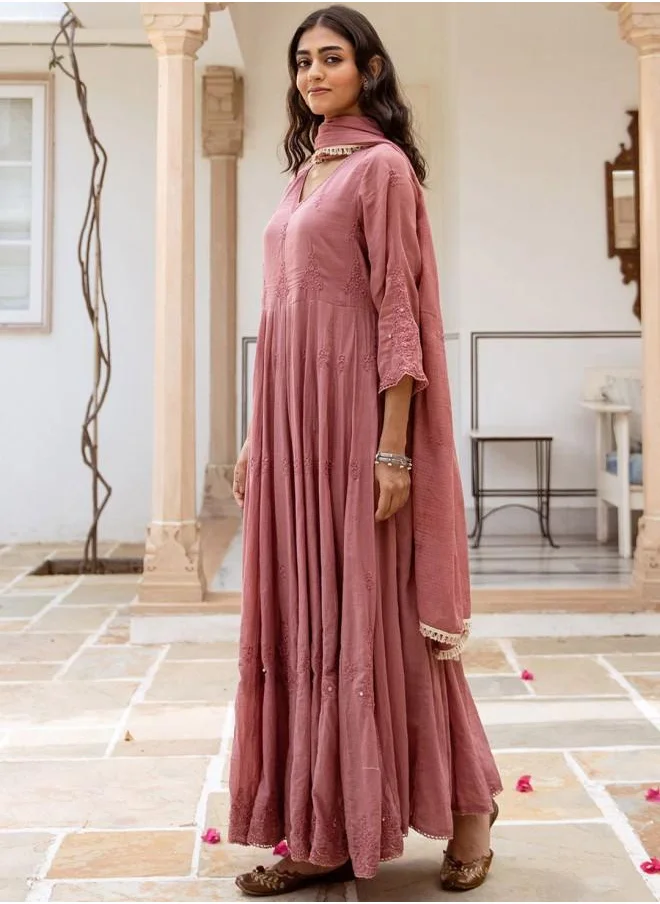 آي شين Festive Women Pink Cotton Kurta Set with Embroidered pattern Tunic and Palazzo features a Round neckline and Three-Fourth Sleeve secured with Elastic closure and styled in Straight Fit ideal for Festive moments — crafted to elevate your special moments.