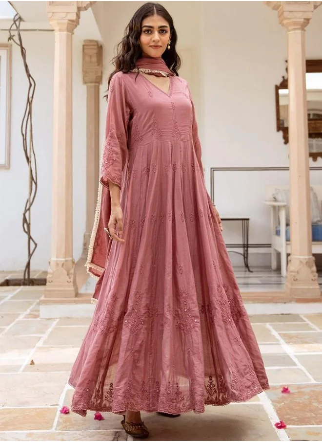آي شين Festive Women Pink Cotton Kurta Set with Embroidered pattern Tunic and Palazzo features a Round neckline and Three-Fourth Sleeve secured with Elastic closure and styled in Straight Fit ideal for Festive moments — crafted to elevate your special moments.