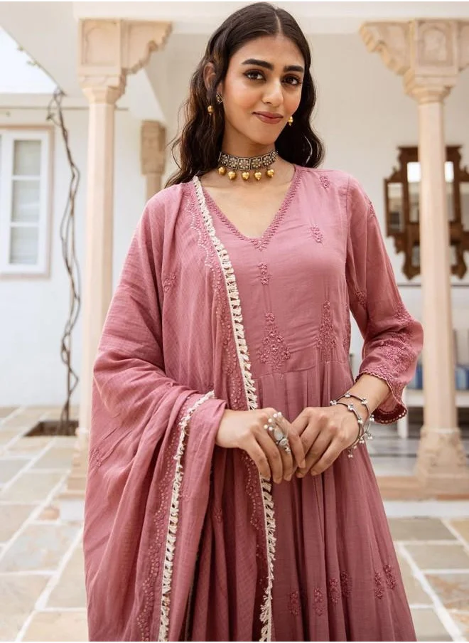 آي شين Festive Women Pink Cotton Kurta Set with Embroidered pattern Tunic and Palazzo features a Round neckline and Three-Fourth Sleeve secured with Elastic closure and styled in Straight Fit ideal for Festive moments — crafted to elevate your special moments.