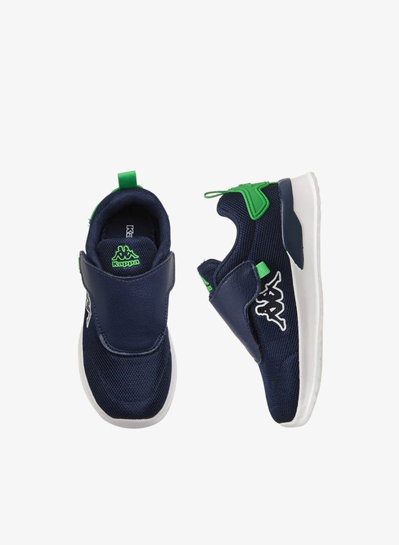 كابا حذاء رياضي للأولاد بتفاصيل شعار وإغلاق بشريط لاصق - Image 3
