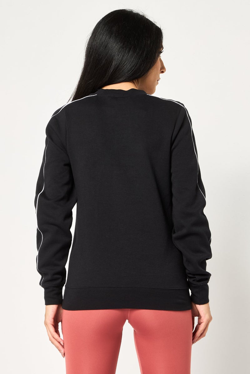 Nike Women Standard Fit Long Sleeve Outdoor Sweatshirt, Black - Image 3