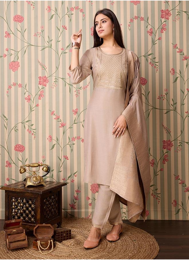 DW Embroidered Straight Kurta with Trouser and Dupatta Set by Styli  - Image 3