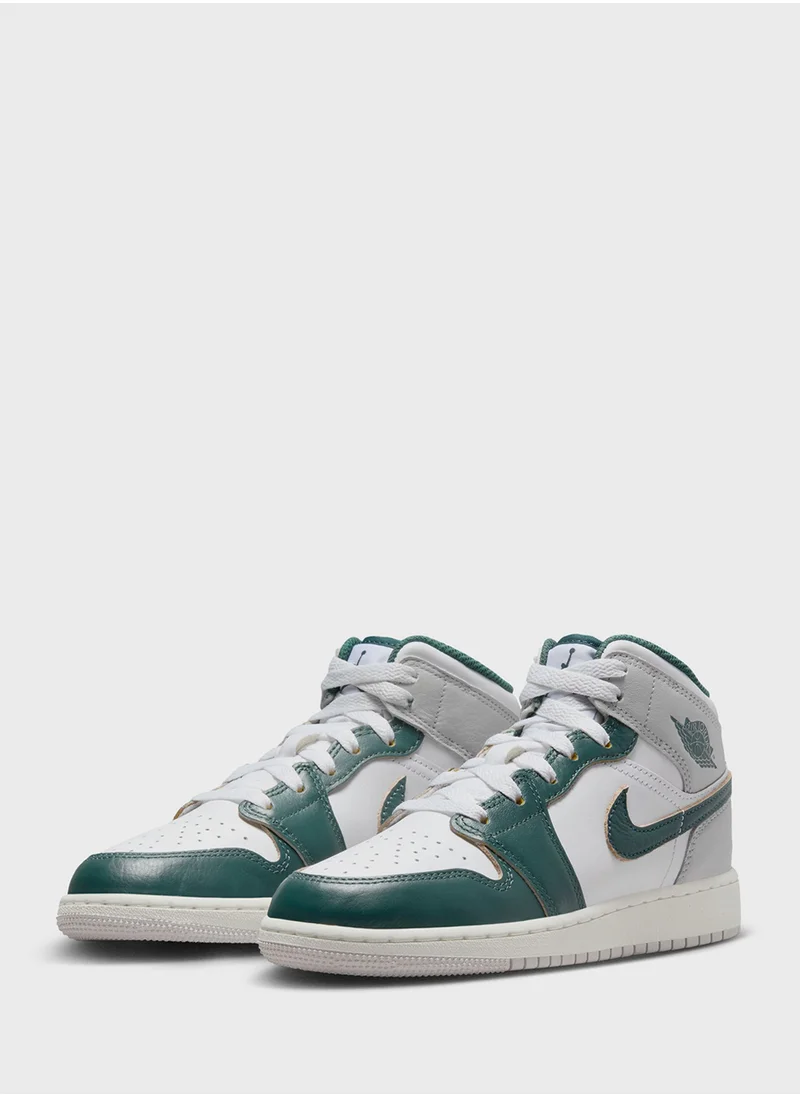 جوردن AIR JORDAN 1 MID SE BG
