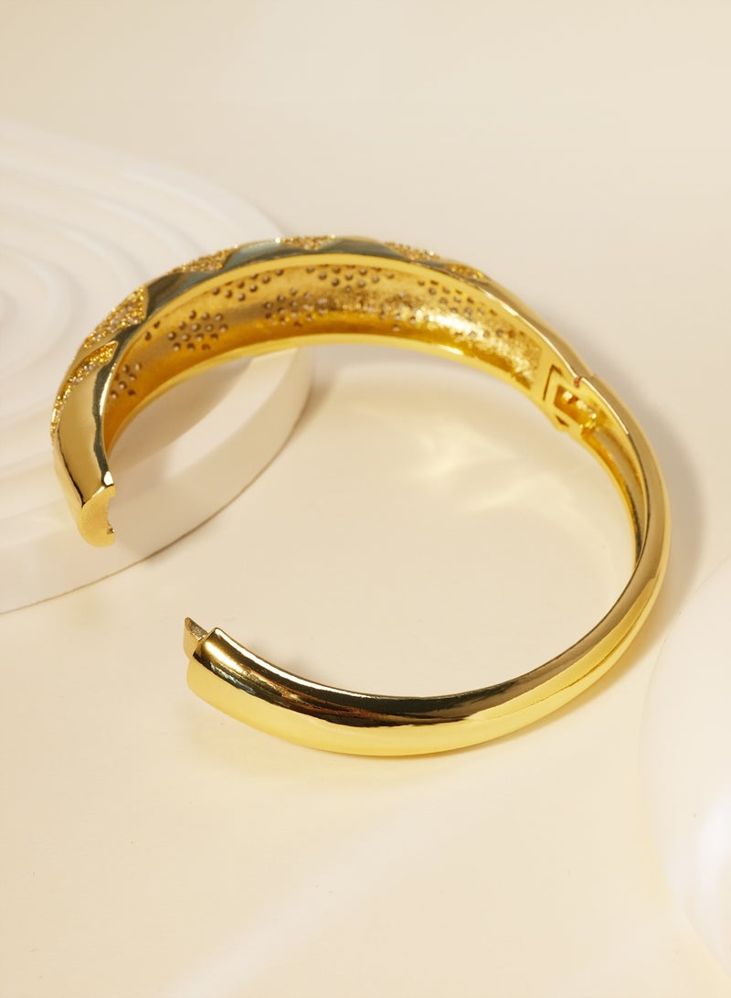 توينكسيل طقم مجوهرات من قطعتين: خاتم وسوار، مطلي بالذهب عيار 18 قيراطًا مرصع بالألماس، تصميم مفتوح قابل للتعديل يناسب جميع المقاسات، مجوهرات كلاسيكية للارتداء اليومي - Image 4