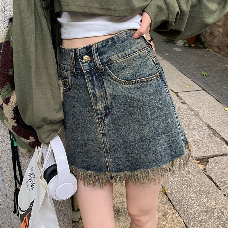 Retro Blue Denim A-Line Mini Skirt with Frayed Hem - Image 2