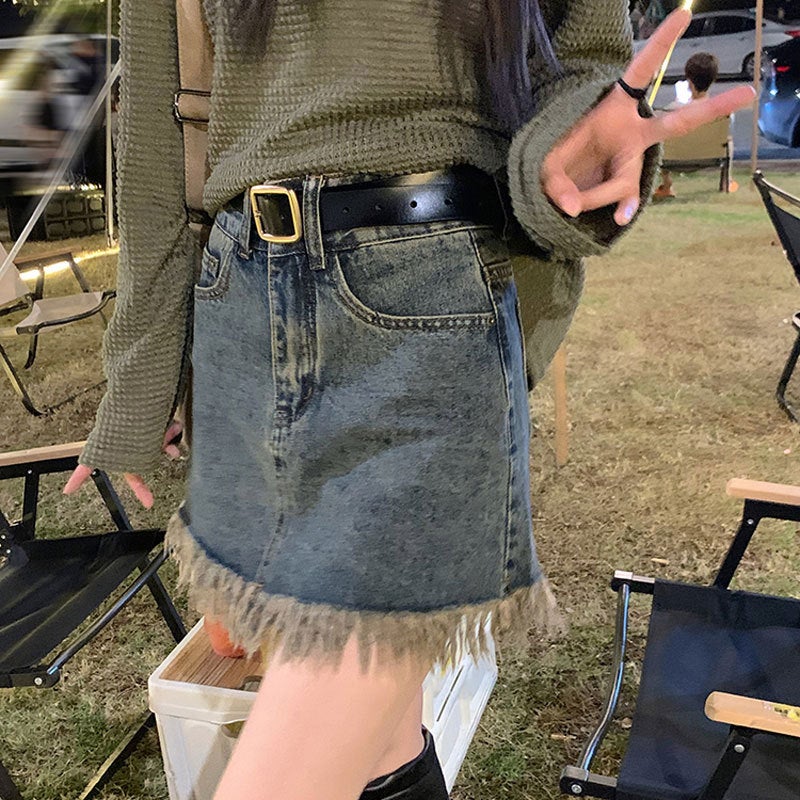 Retro Blue Denim A-Line Mini Skirt with Frayed Hem - Image 3