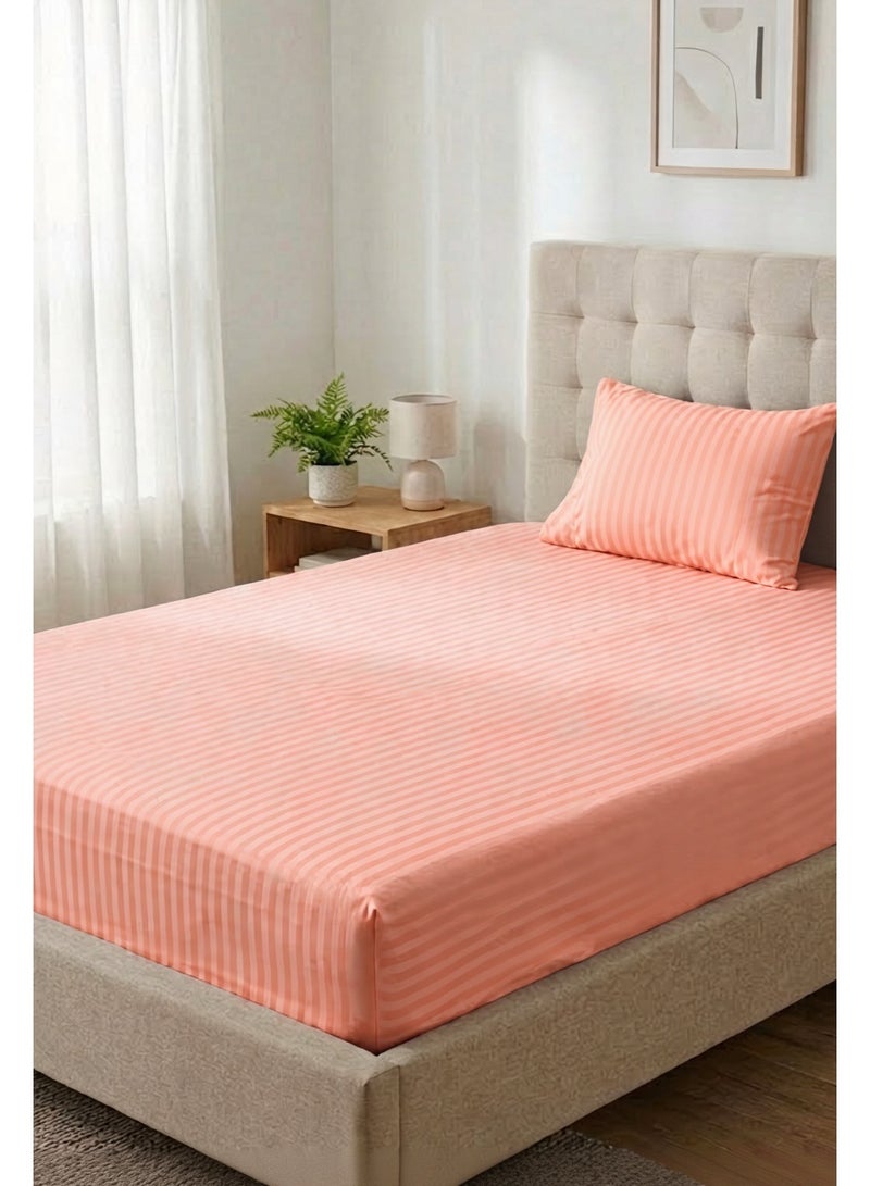 قطني طقم ملاءات جاهزة من الألياف الدقيقة مكون من قطعتين – مخطط خوخي 90×190 سم مع مطاط كامل و1 كيس وسادة - Image 1