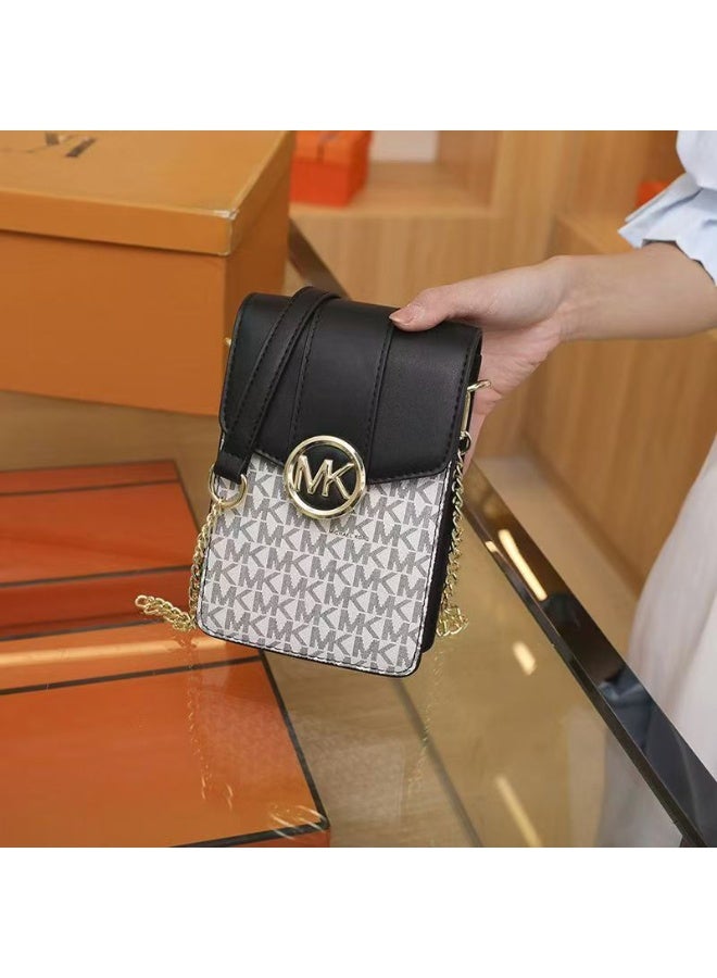 ام كي حقيبة MK الكلاسيكية، يمكن تحويلها إلى حقيبة عابرة للجسم، مناسبة لحمل عدسات الكاميرا. تصميم ذو طابع كلاسيكي. - Image 1