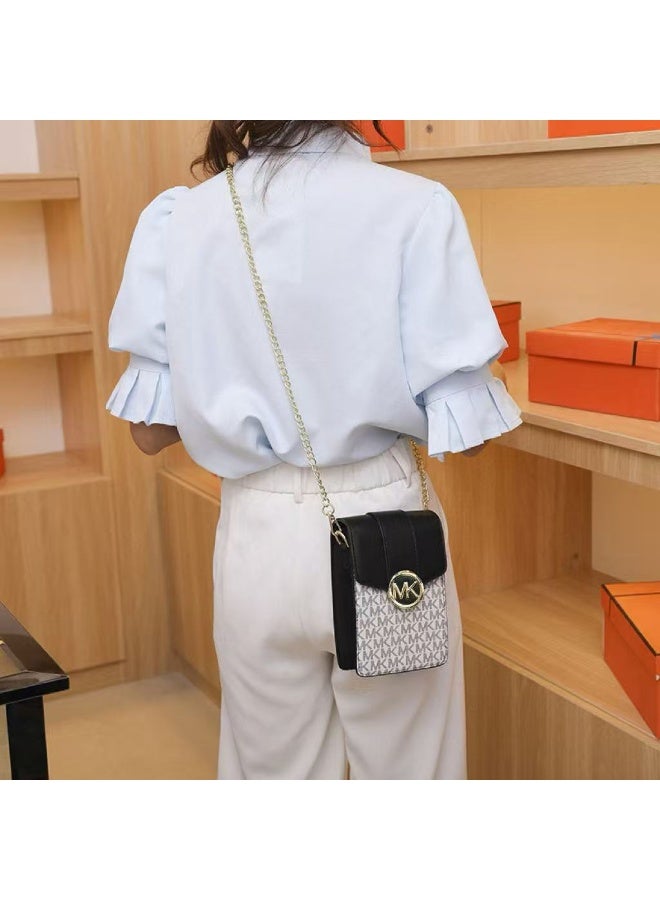 ام كي حقيبة MK الكلاسيكية، يمكن تحويلها إلى حقيبة عابرة للجسم، مناسبة لحمل عدسات الكاميرا. تصميم ذو طابع كلاسيكي. - Image 3