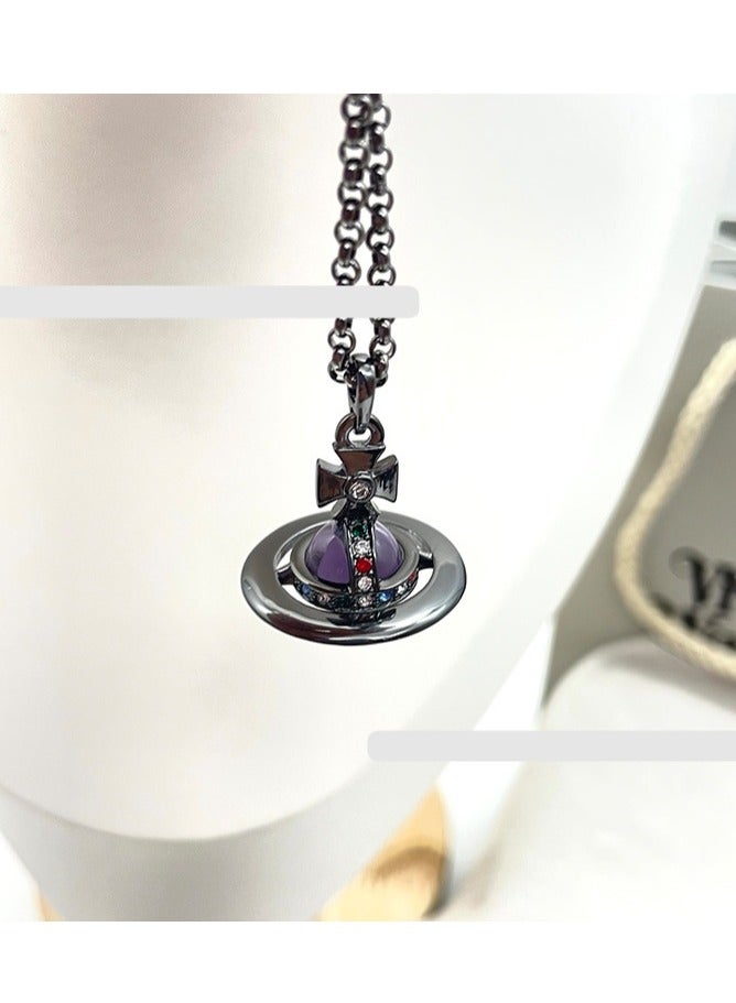 فيفيان ويستوود قلادة كوكبية فيفيان ويستوود مايفير ثلاثية الأبعاد - متوفرة بألوان متعددة (قلادة سوداء) - Image 2