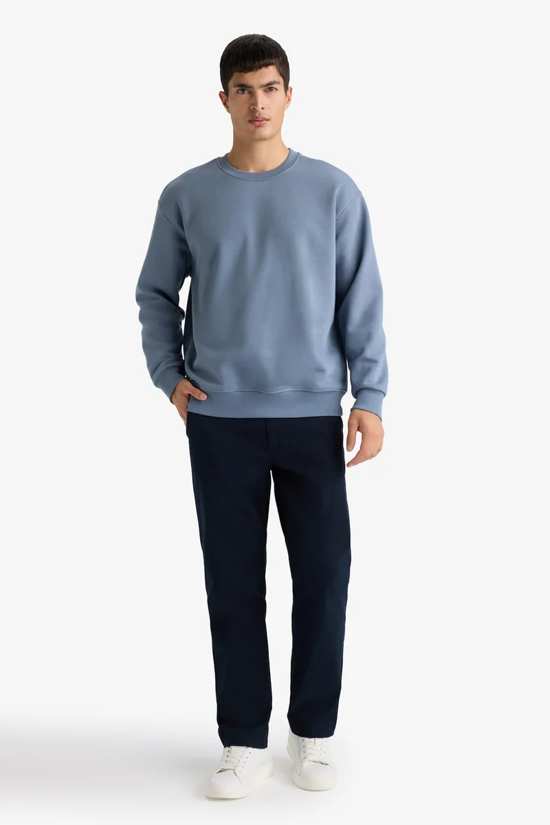 ديفاكتو Relax Fit Crew Neck Thick Fabric Sweatshirt