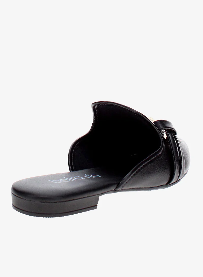 Beira Rio Black Flat Shoes for Women – Stylish & Comfortable Everyday Footwear for Women | Best Price UAE