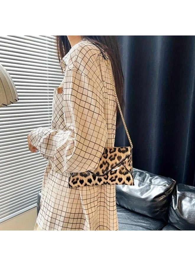 Shein Small women's handbag and shoulder bag with a luxurious gold chain multiple pockets for cards and money with an internal zipper - high-quality material - ideal for daily use, occasions and evenings - Image 5